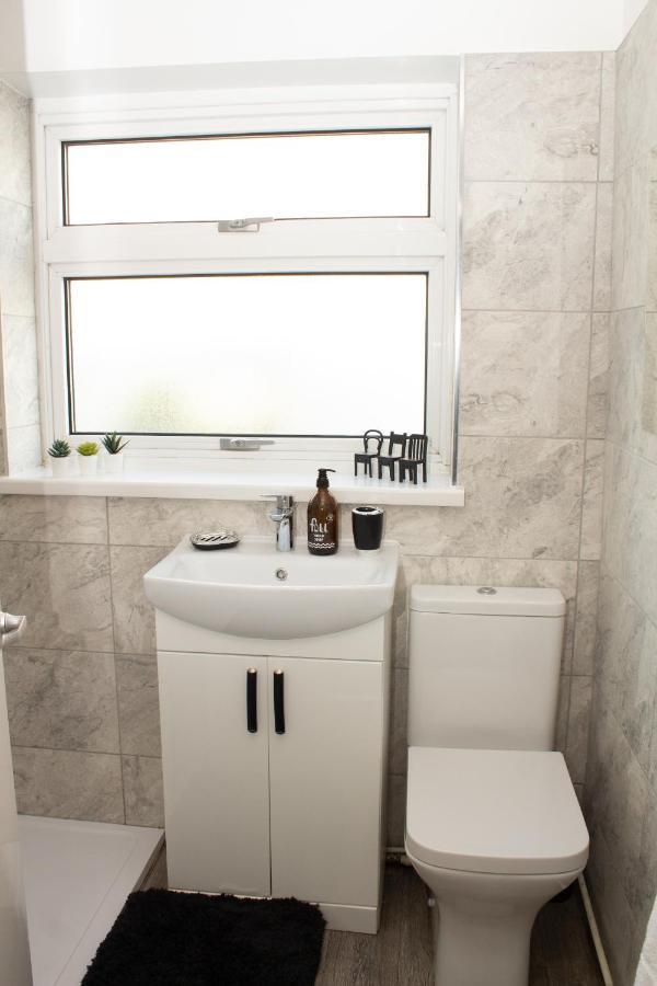 Cosy 3Bed Bungalow In West Kirby, Free Parking Frankby Exterior foto